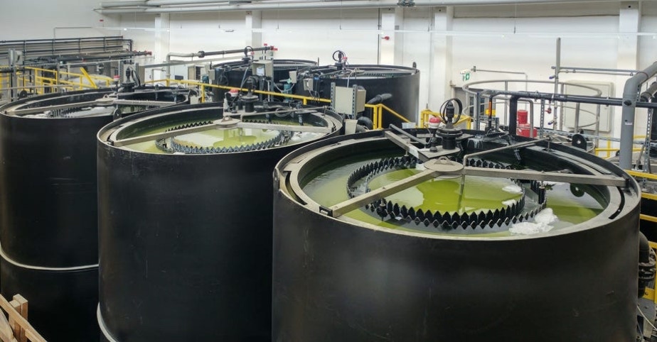 Bild der ersten drei Tangential-Separatoren im Einsatz in der galvanischen Industrie.