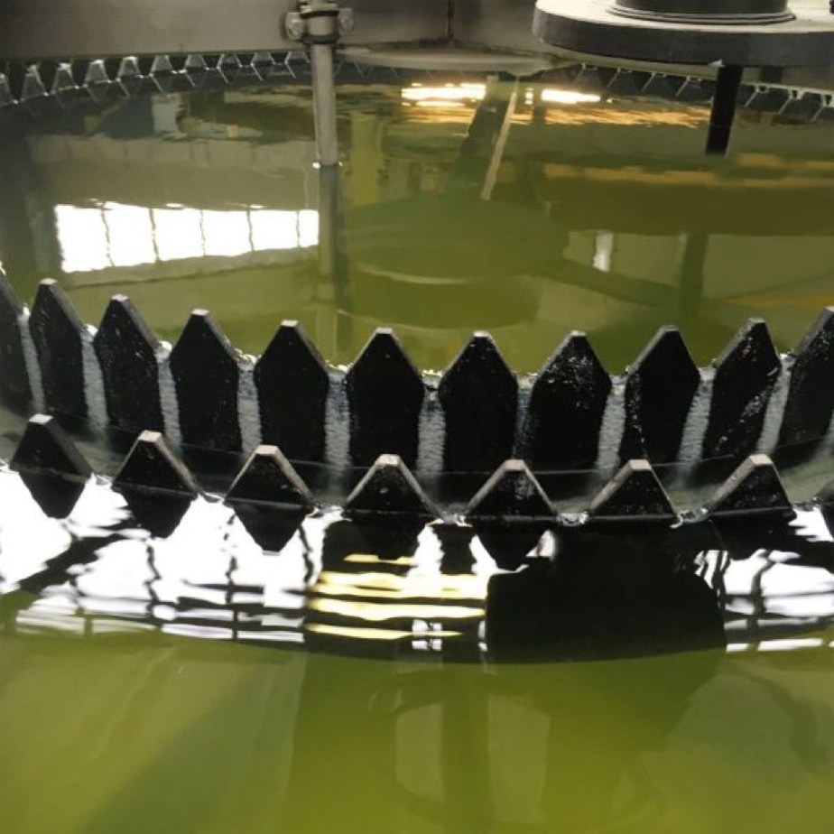 Bild vom Kronenwehr des  Tangential-Separators im Einsatz in der galvanischen Industrie.